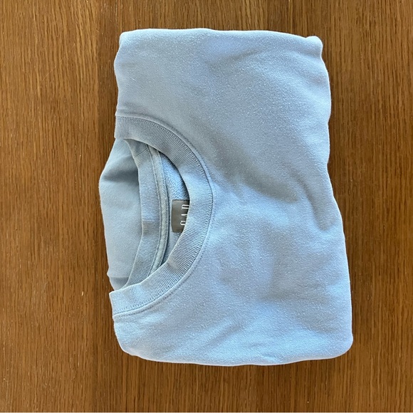 Baby blue XL crewneck from GAP - Picture 3 of 3